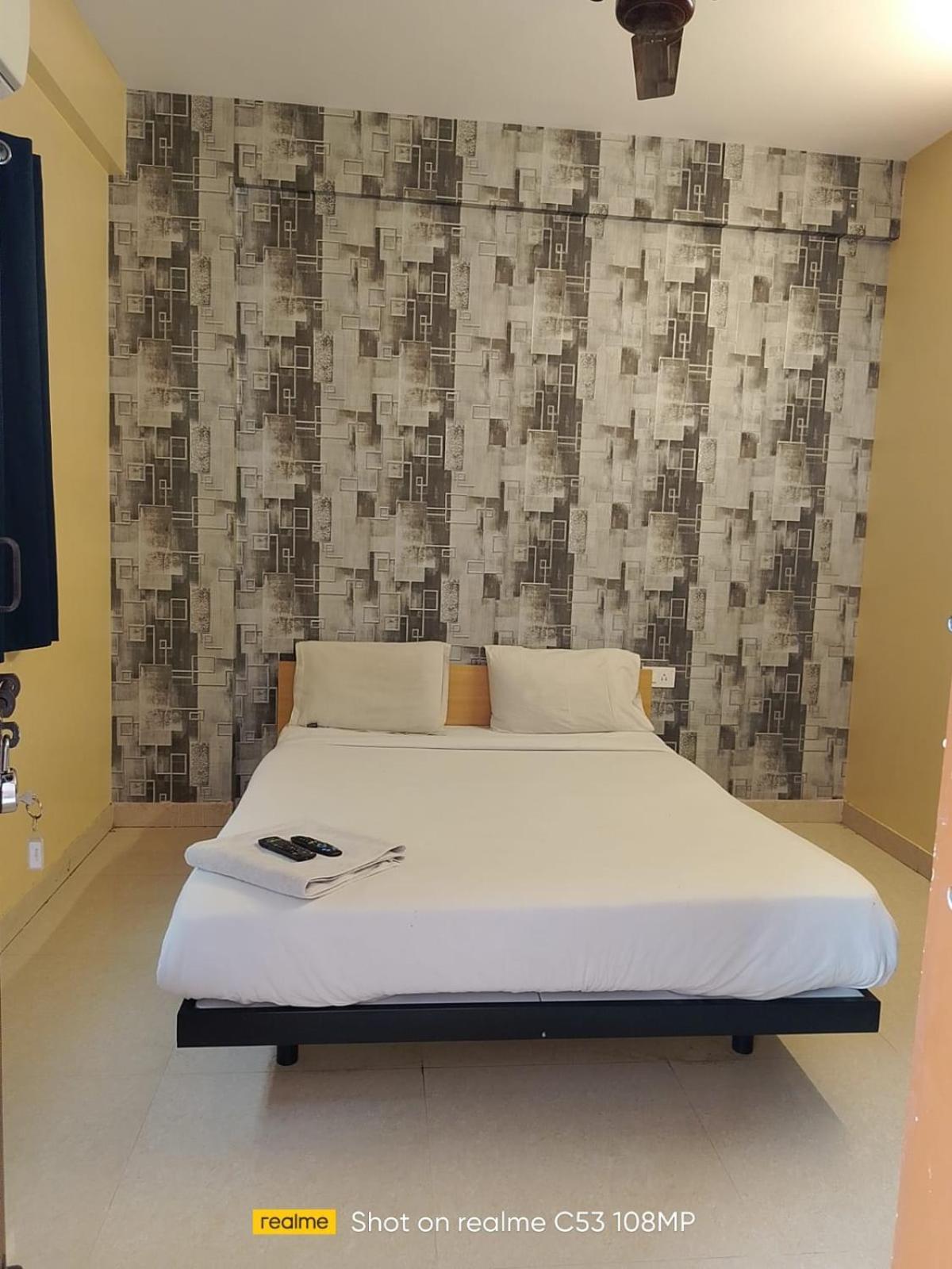 Hotel Pallavi Grand Bangalore Bagian luar foto